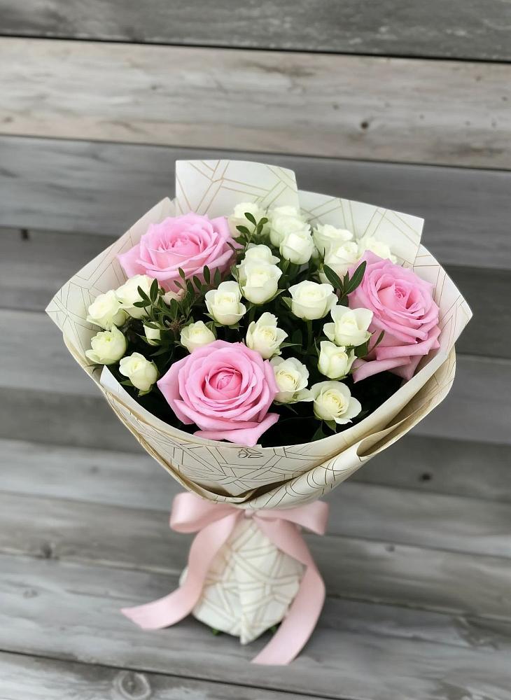 Букет цветов из: Розы в Ханты-Мансийске
