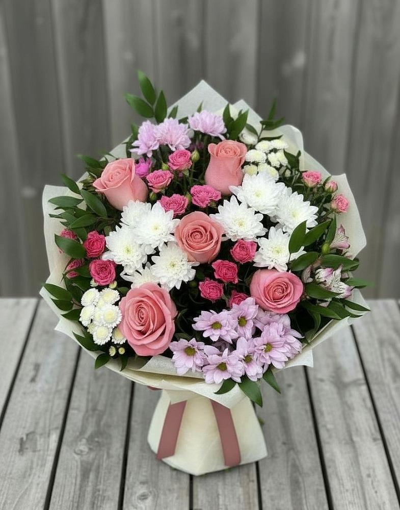 Букет цветов из: Альстромерии, Гвоздики, Розы и Хризантемы в Ханты-Мансийске