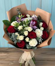 Букет цветов из:  Розы и Альстромерии в Ханты-Мансийске
