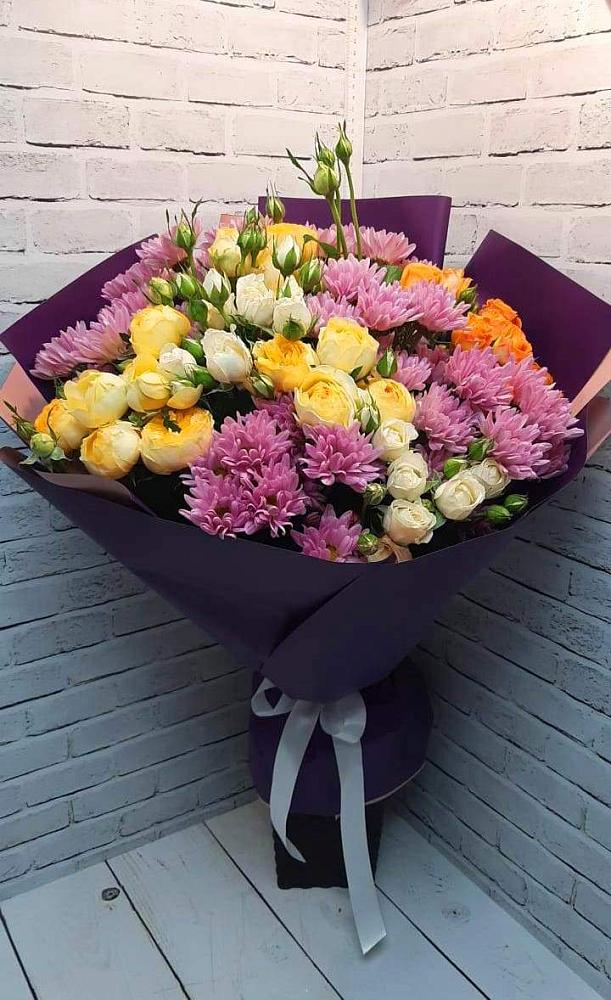Букет цветов из: Хризантемы и Розы в Ханты-Мансийске