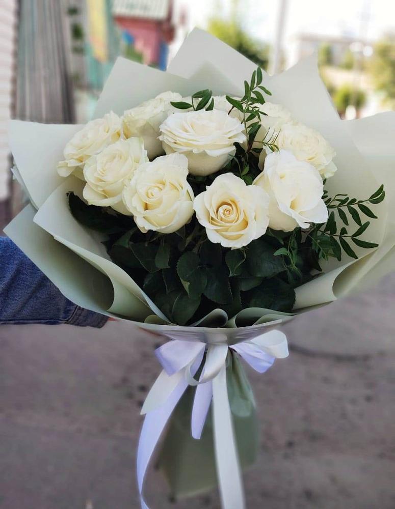 Букет Белые розы Проуд в Ханты-Мансийске