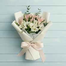 Букет цветов из:  Альстромерии в Ханты-Мансийске
