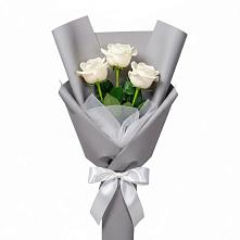 Букет 3 белые розы в Ханты-Мансийске