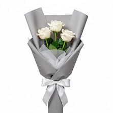 Букет 3 белые розы в Ханты-Мансийске