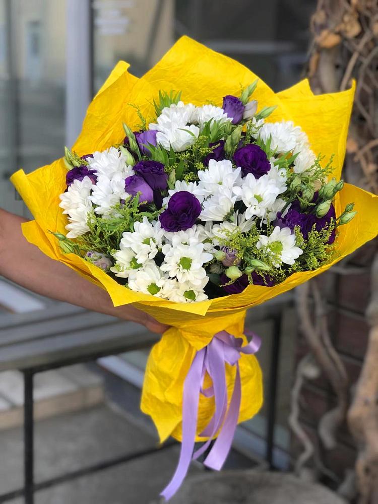 Букет цветов из: Ирисы, Хризантемы и Ромашки в Ханты-Мансийске