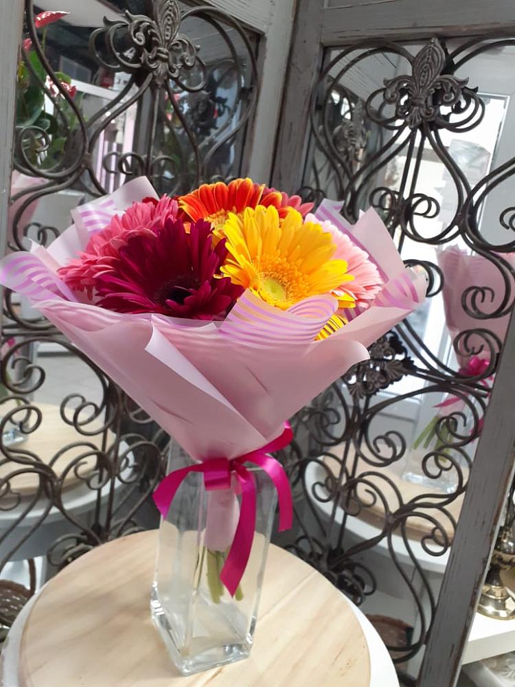 Букет цветов из: Герберы в Ханты-Мансийске