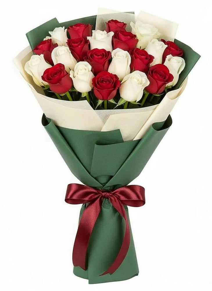 Букет Микс из красных и белых роз в Ханты-Мансийске
