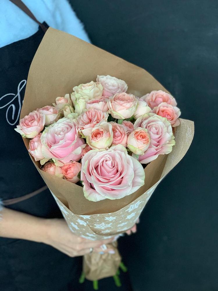 Букет цветов из: Хризантемы и Розы в Ханты-Мансийске