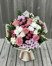 Букет цветов из:  Альстромерии, Гвоздики, Розы и Хризантемы в Ханты-Мансийске