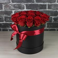 Цветочная композиция из Розы в шляпной коробке в Ханты-Мансийске