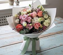 Букет цветов из:  Розы, Лизиантусы и Гвоздики #REPLACE_PRED# Ханты-Мансийске