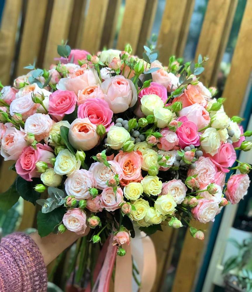 Букет цветов из: Розы в Ханты-Мансийске