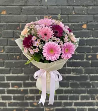 Букет цветов из:  Герберы и Хризантемы в Ханты-Мансийске