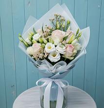 Букет цветов из:  Розы и Лизиантусы в Ханты-Мансийске