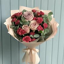 Букет цветов из:  Гвоздики и Розы в Ханты-Мансийске