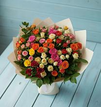 Букет Микс из разноцветных кустовых роз в Ханты-Мансийске